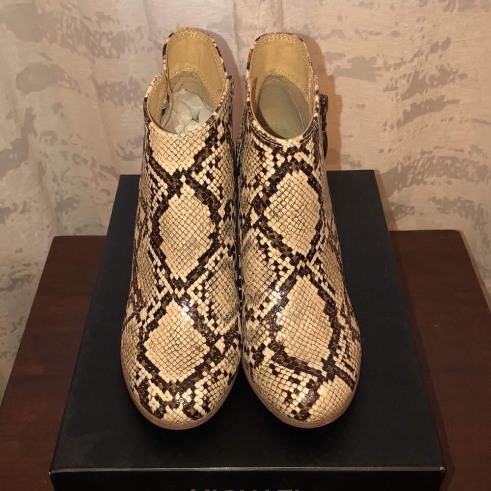 NWOT Michael By Michael Shannon Ginnie Snakeskin Print Booties